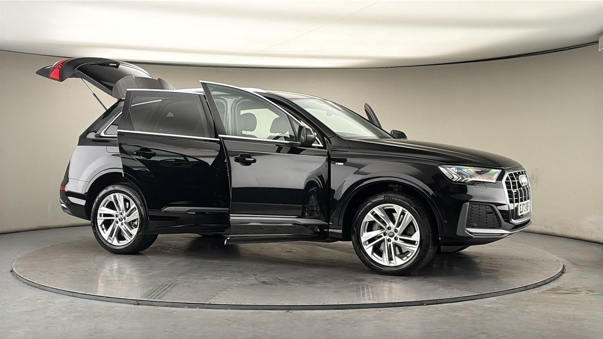 More views of Audi Q7