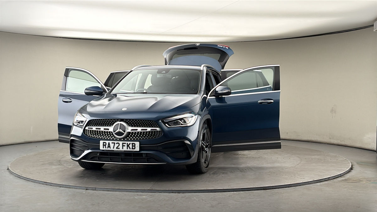 More views of Mercedes-Benz GLA