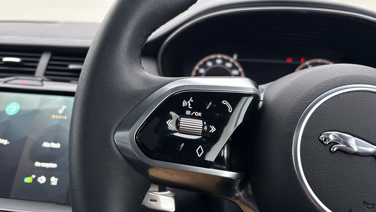 Jaguar E-PACE Image 13