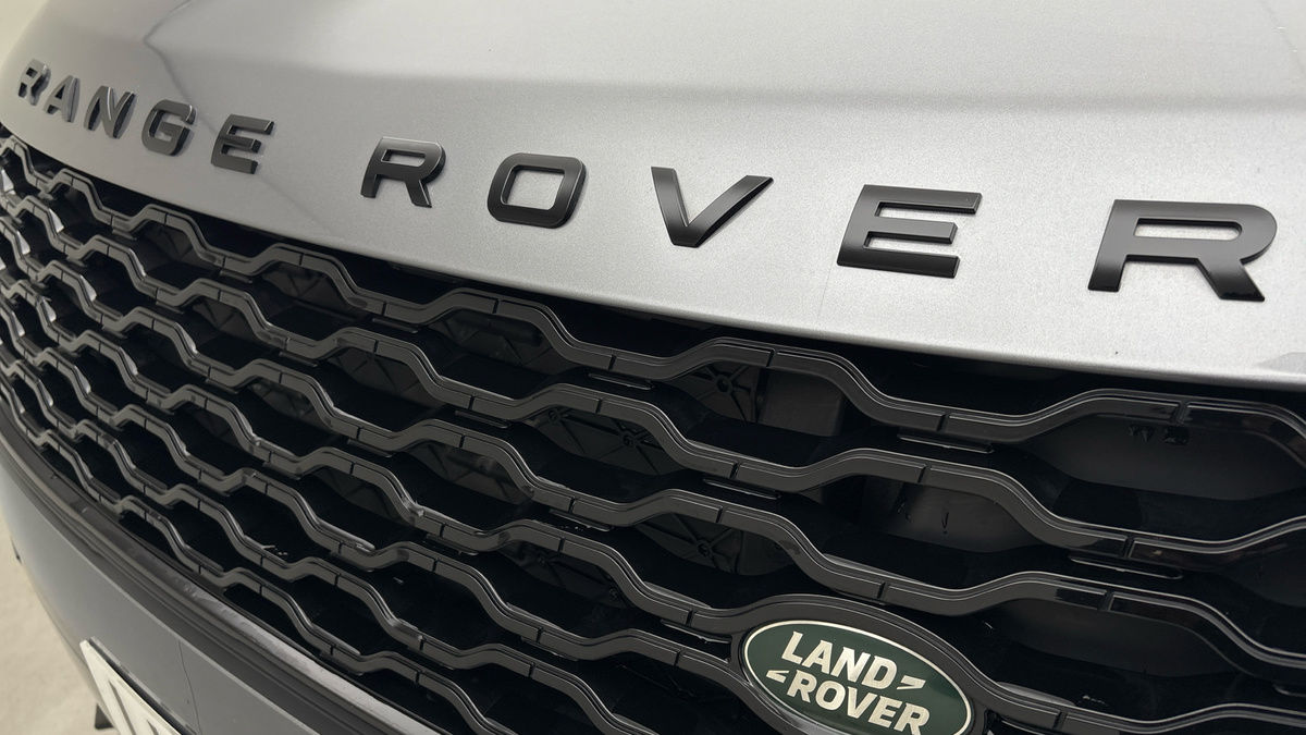 Land Rover Range Rover Velar Image 24