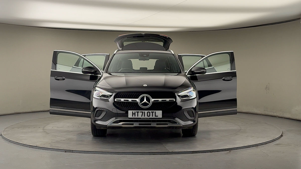 More views of Mercedes-Benz GLA