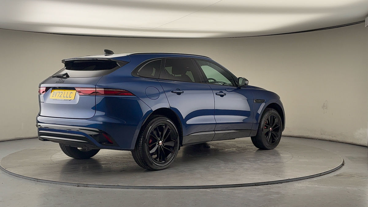 Jaguar F-PACE Image 21