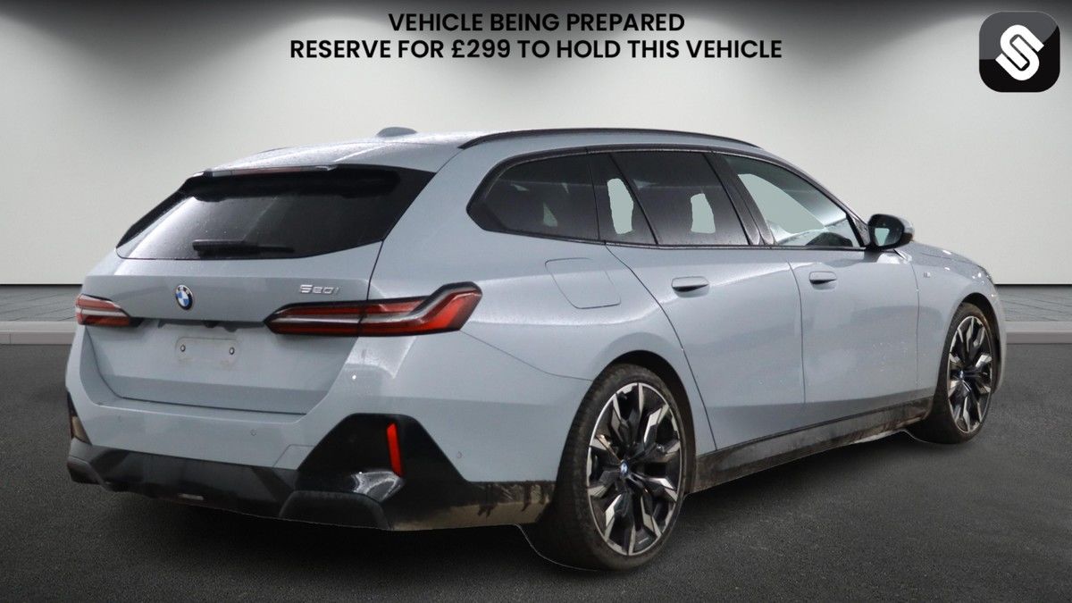 BMW 5 Series Image 4