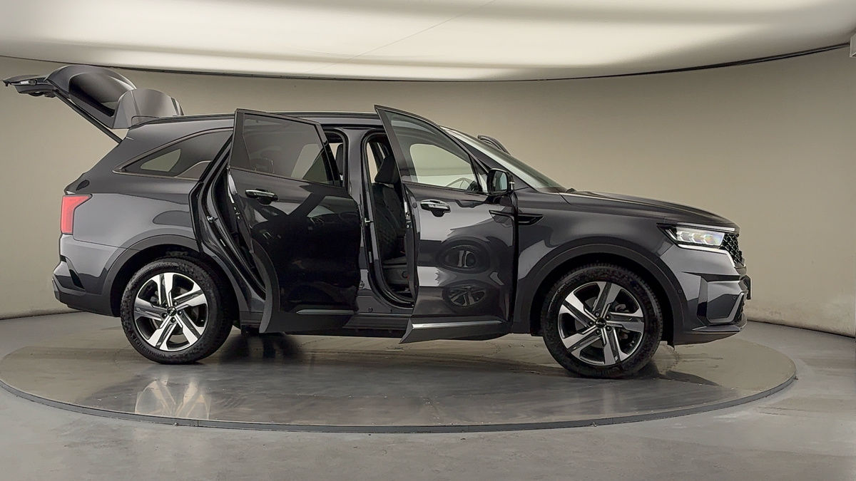More views of Kia Sorento