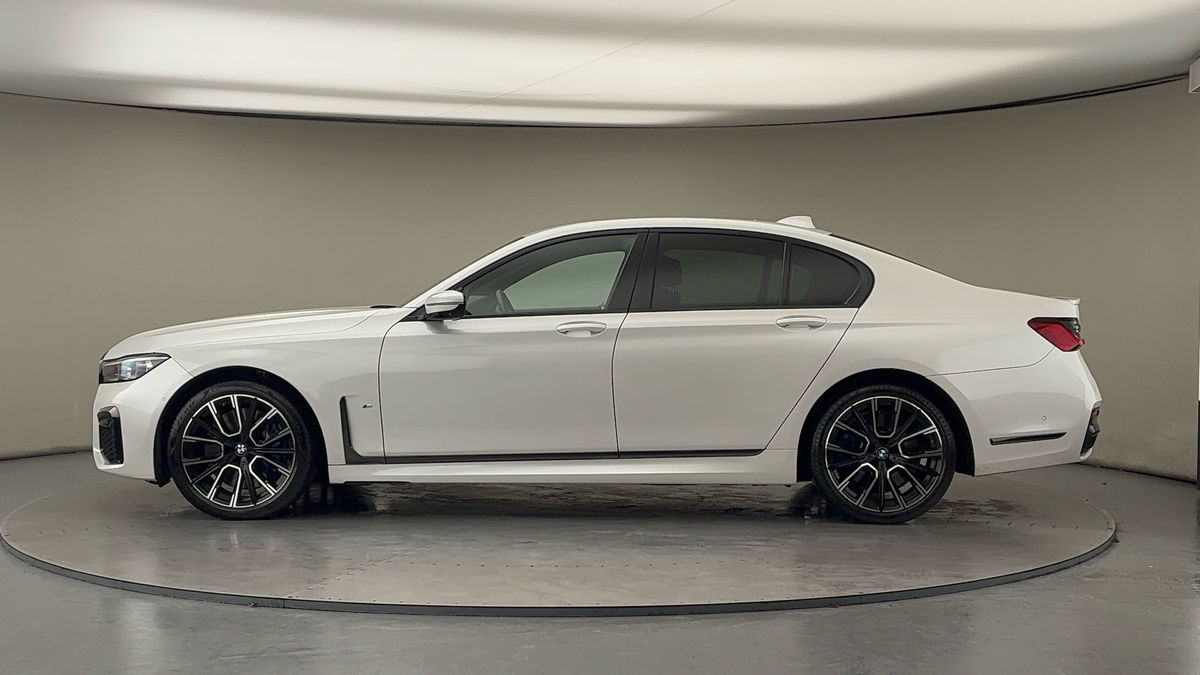 BMW 7 Series Image 15
