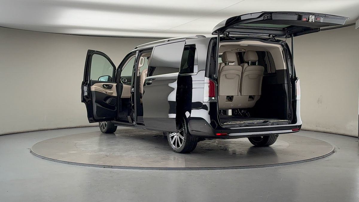 Mercedes-Benz V Class Image 23