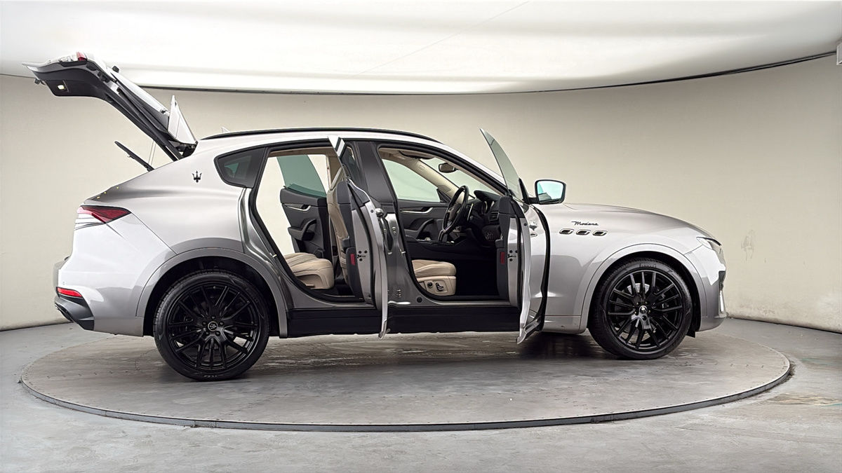 More views of Maserati Levante