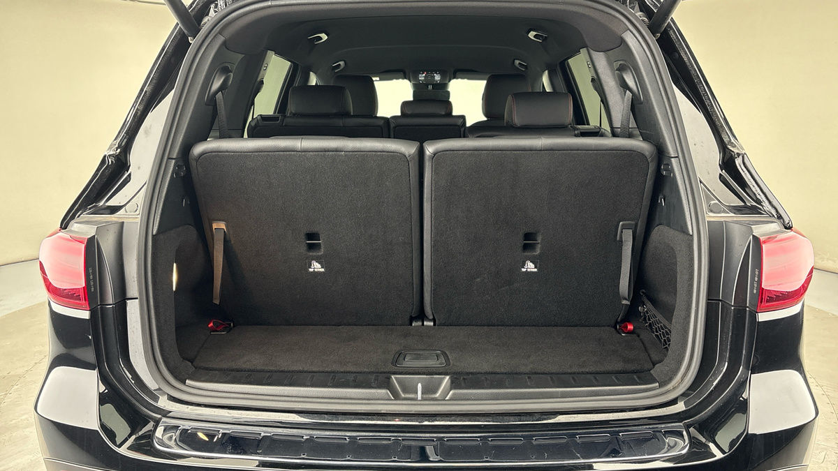 Mercedes-Benz GLB Image 11