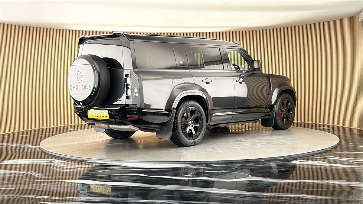 Land Rover Defender 130 Image 21