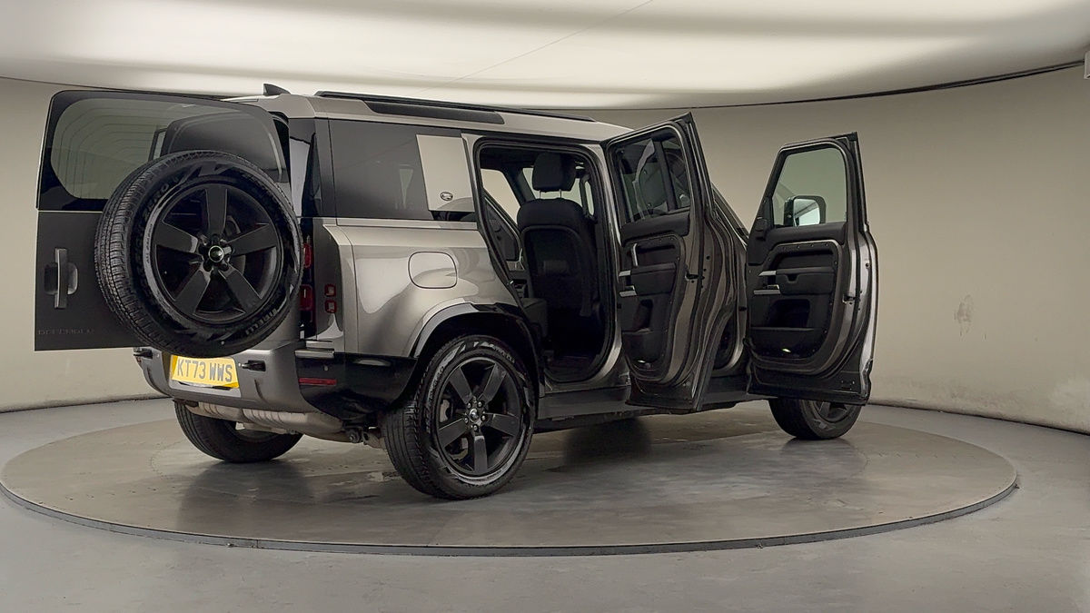 More views of Land Rover Defender 110