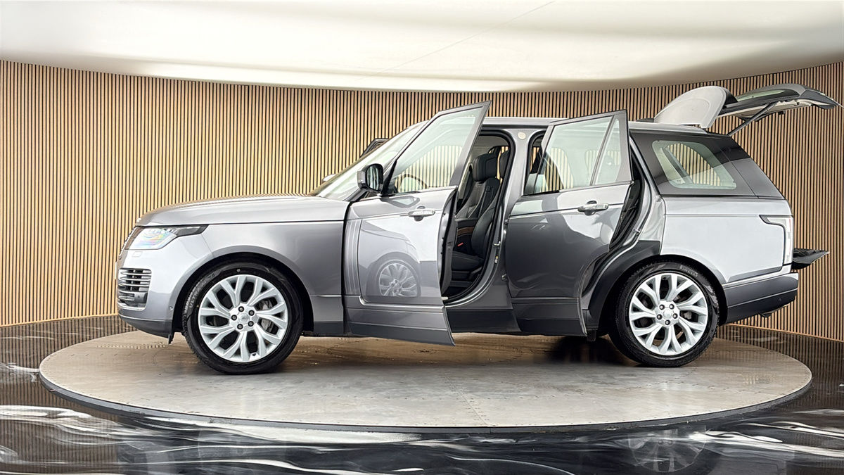 More views of Land Rover Range Rover