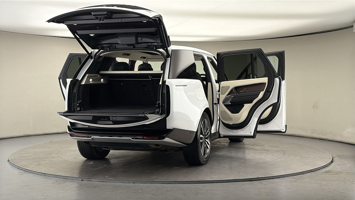 More views of Land Rover Range Rover