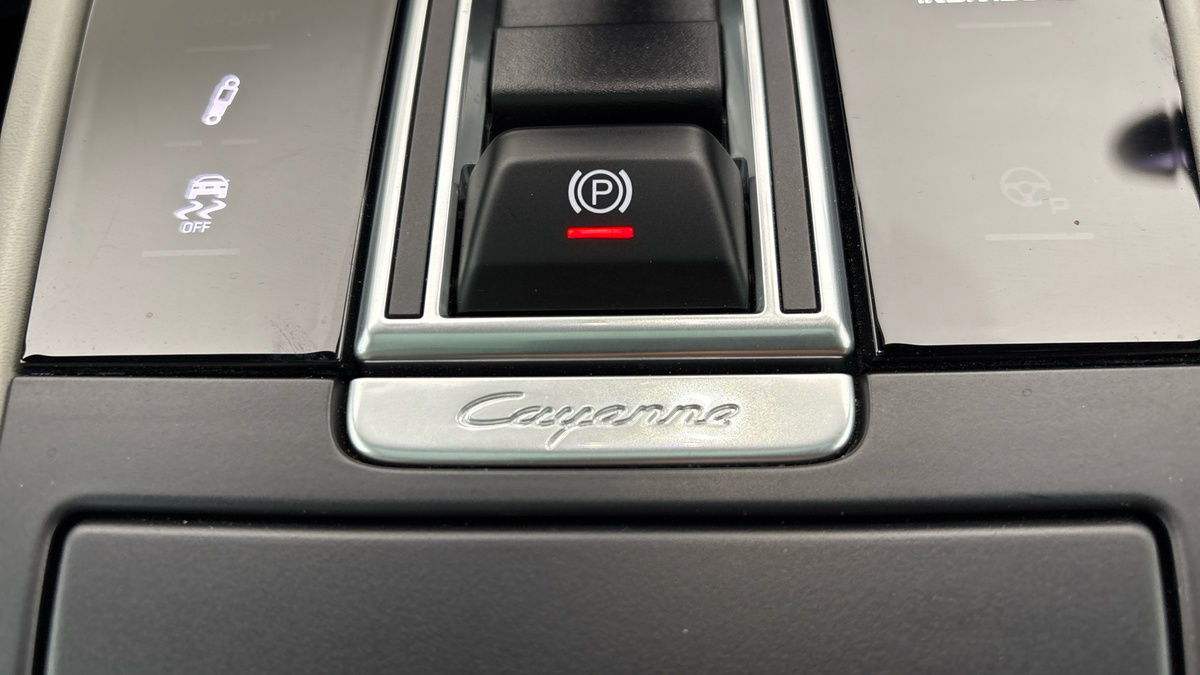 Porsche Cayenne Image 29