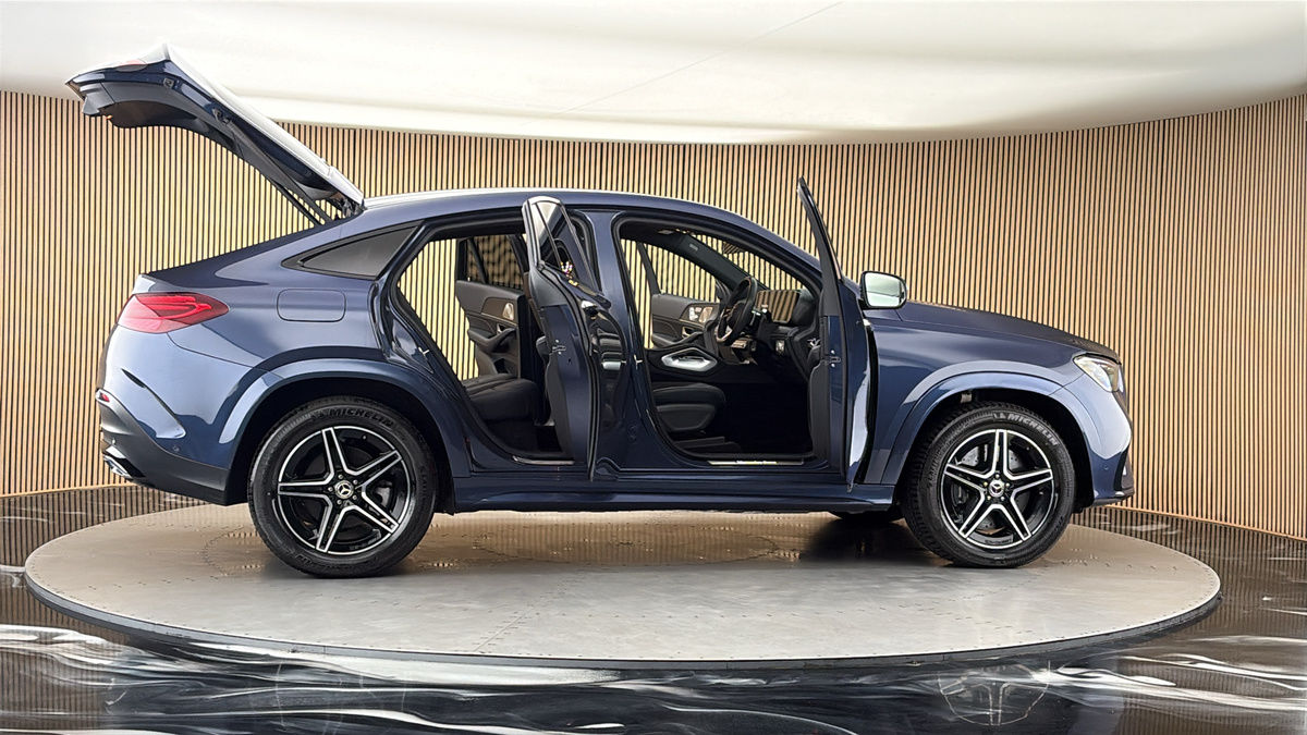 More views of Mercedes-Benz GLE