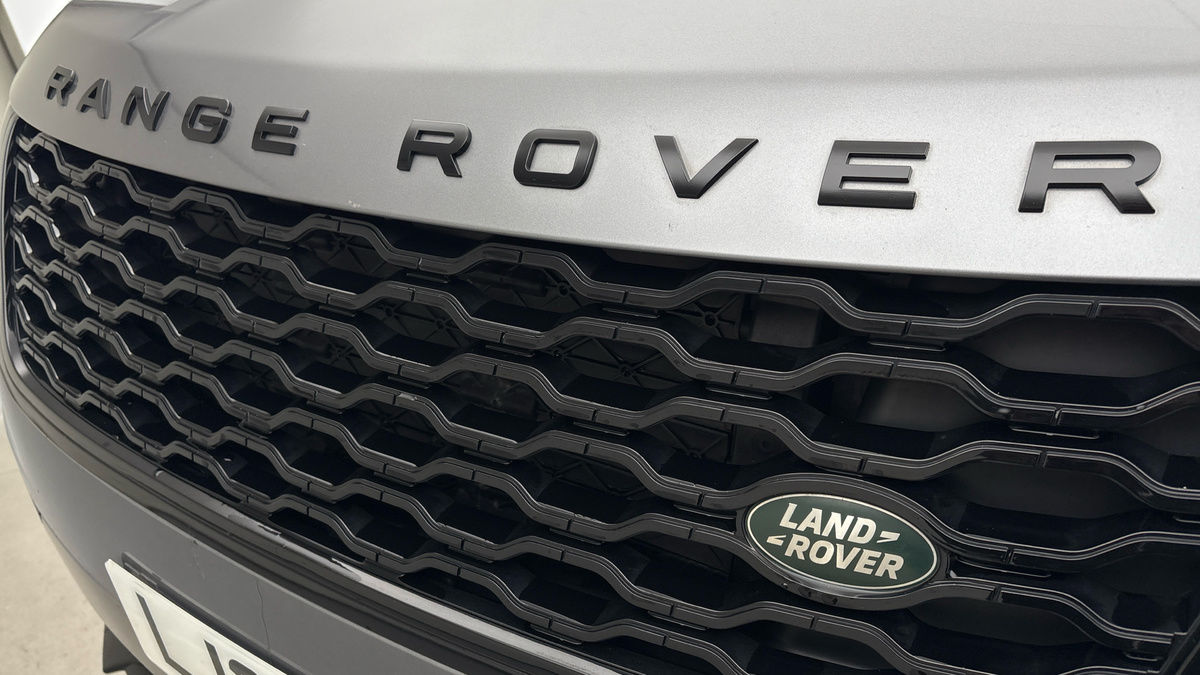 Land Rover Range Rover Velar Image 24