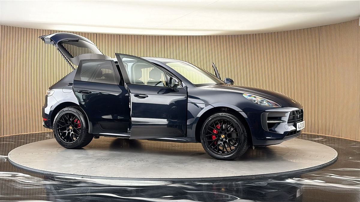 More views of Porsche Macan
