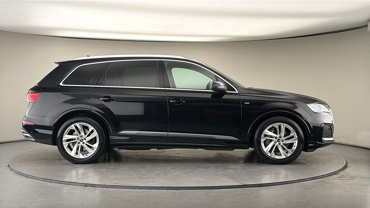 Audi Q7 Image 16