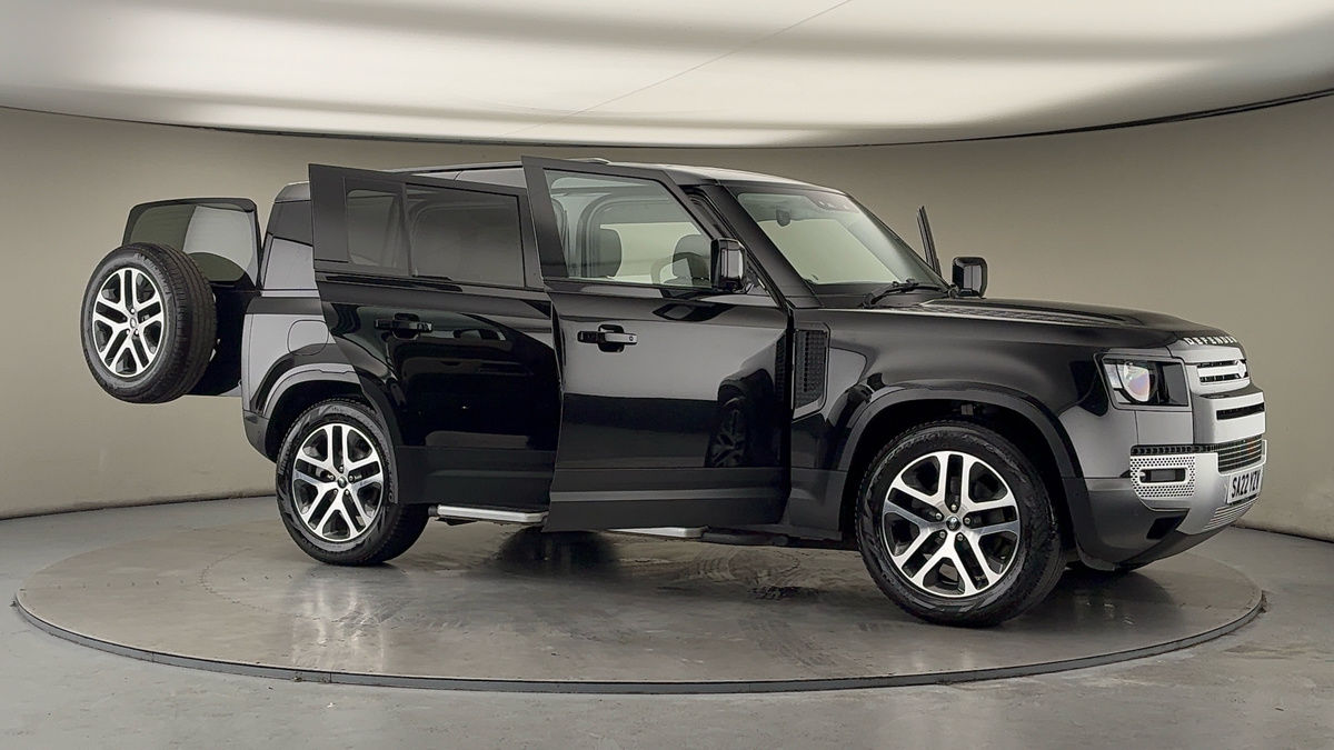 More views of Land Rover Defender 110