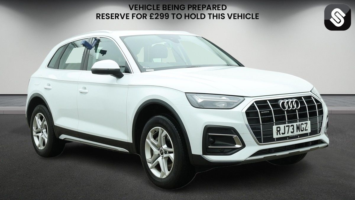 Audi Q5 Sticky Header Image
