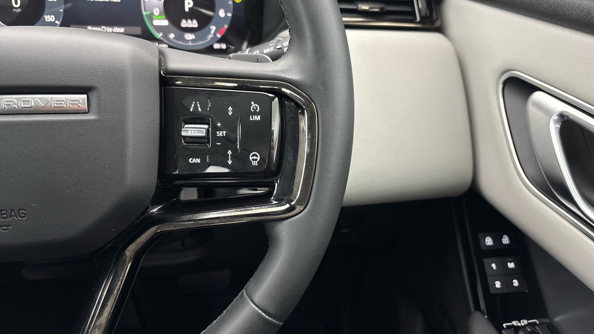 Land Rover Range Rover Velar Image 14