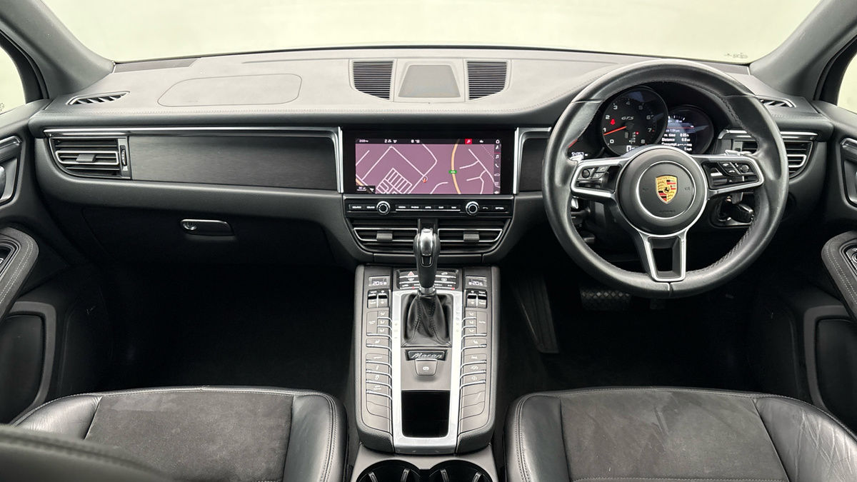 Porsche Macan Image 12