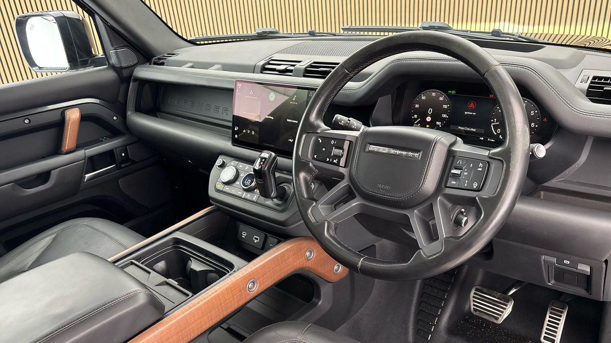 Land Rover Defender 90 Image 5