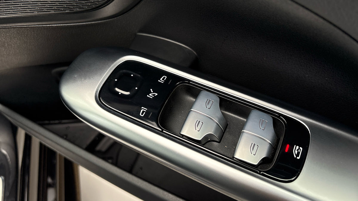 Mercedes-Benz C Class Image 25