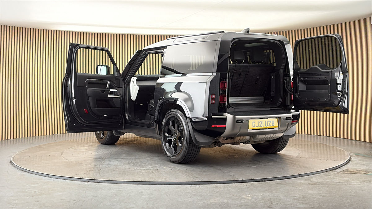 Land Rover Defender 90 Image 23