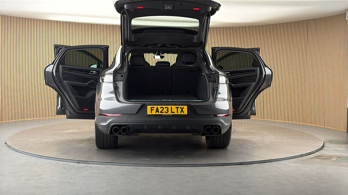 More views of Porsche Cayenne