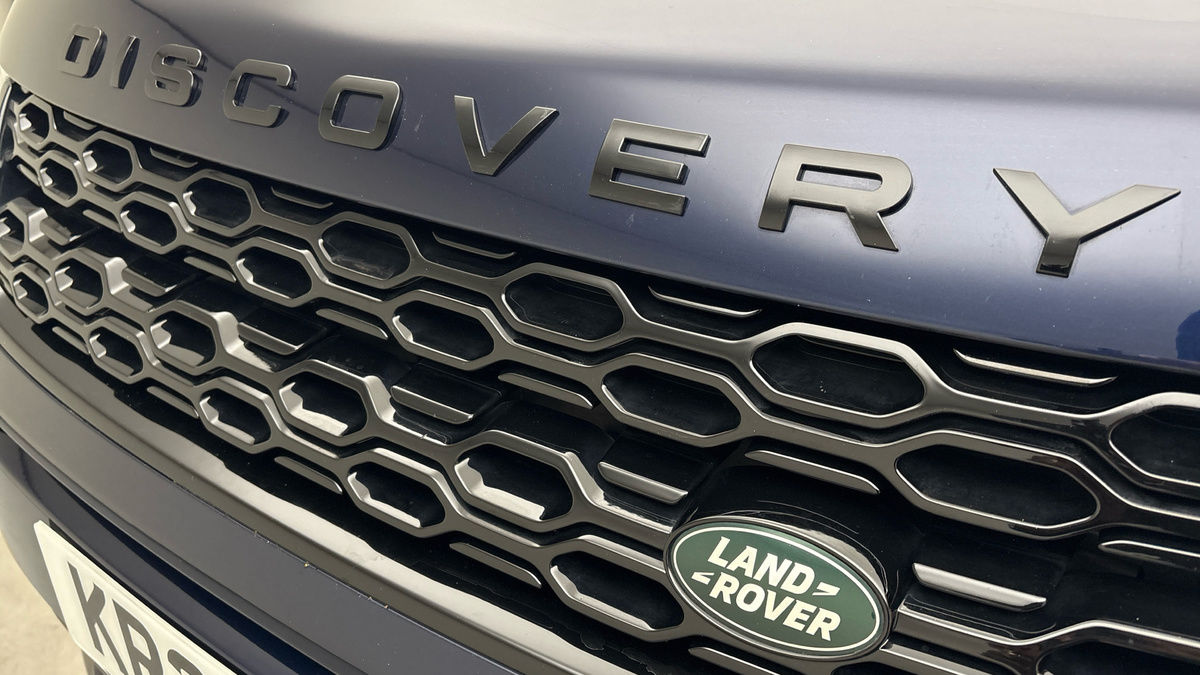 Land Rover Discovery Sport Image 24