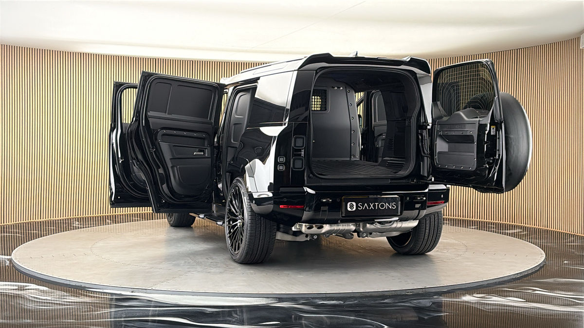 More views of Land Rover Defender 110