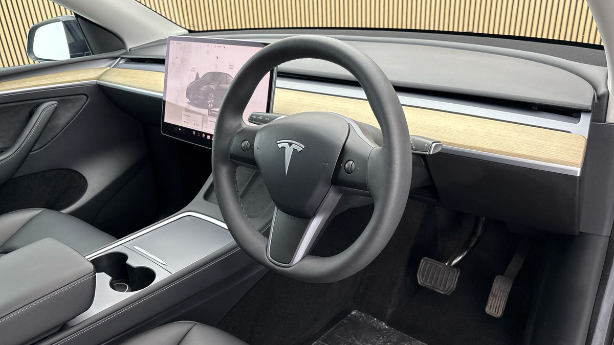 Tesla Model Y Image 5