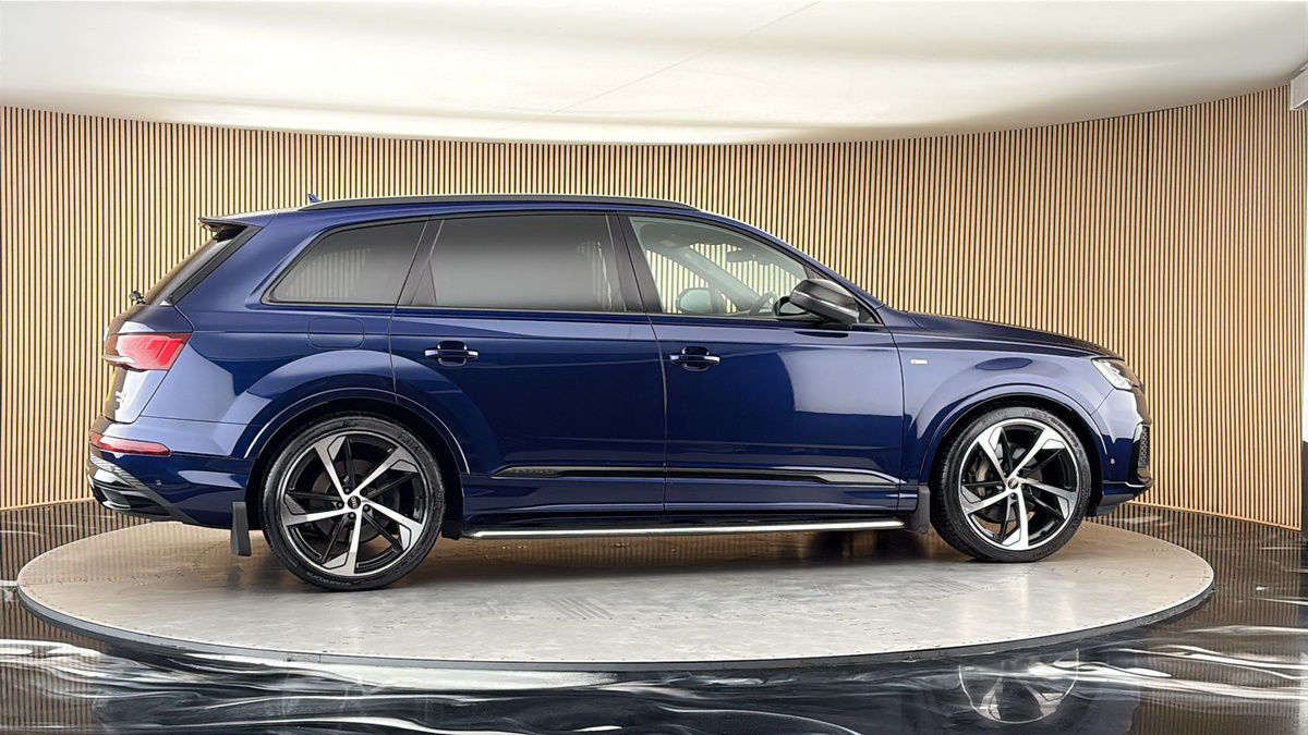 More views of Audi Q7