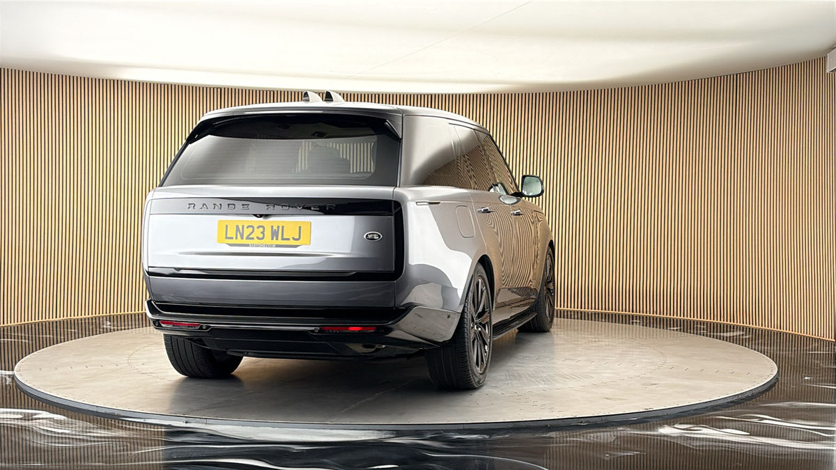 More views of Land Rover Range Rover
