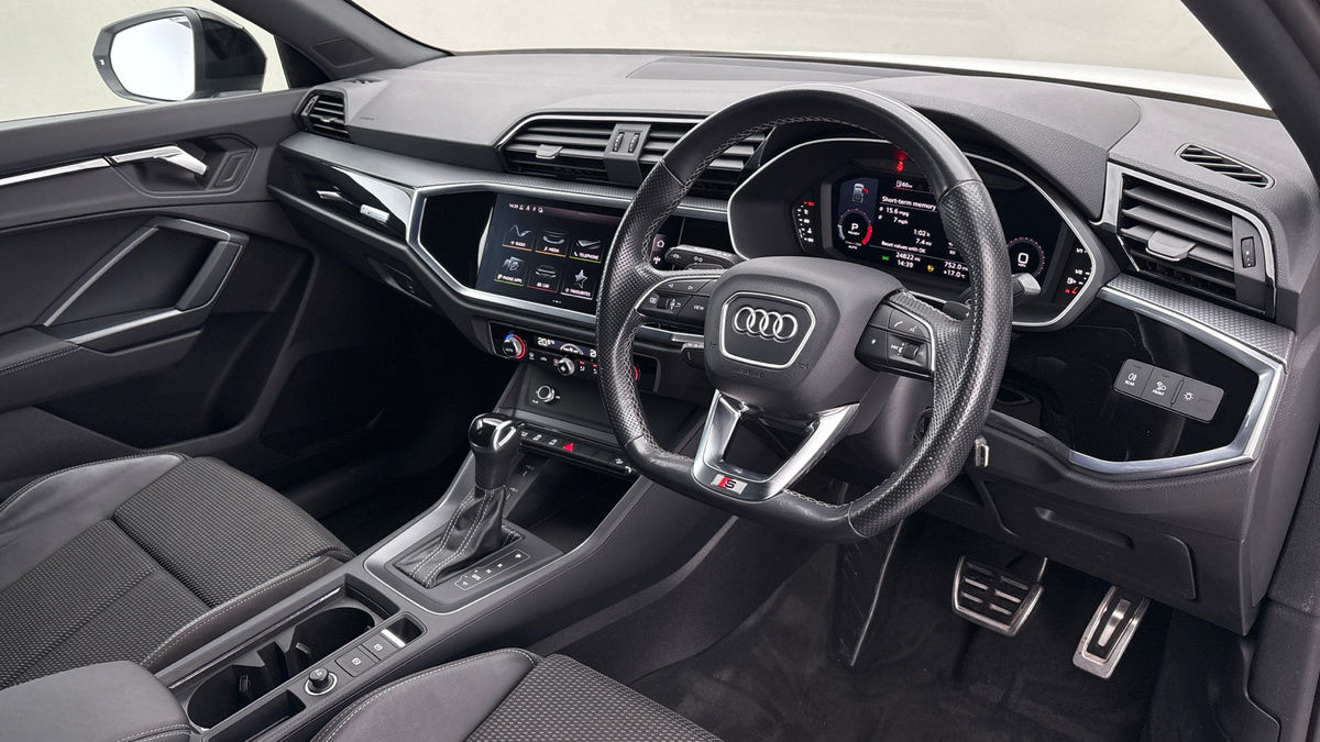Audi Q3 Image 5