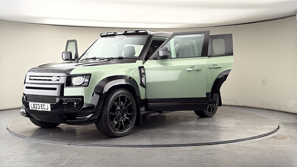 More views of Land Rover Defender 110