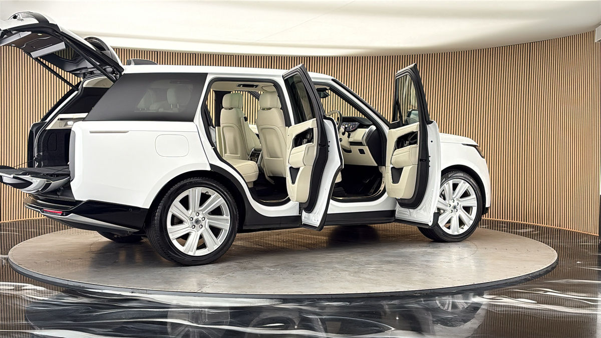 More views of Land Rover Range Rover