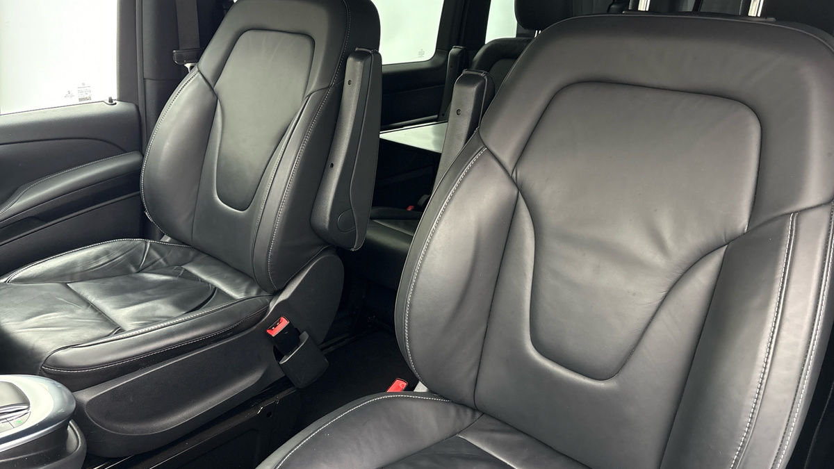 Mercedes-Benz V Class Image 7