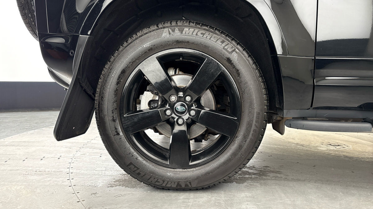 Land Rover Defender 90 Image 10