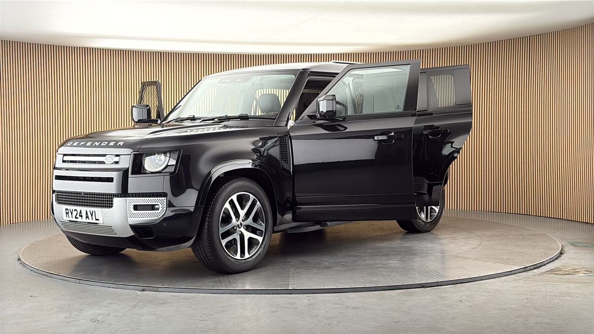 More views of Land Rover Defender 110