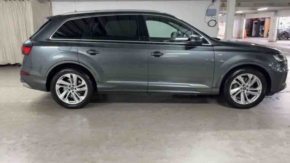 More views of Audi Q7