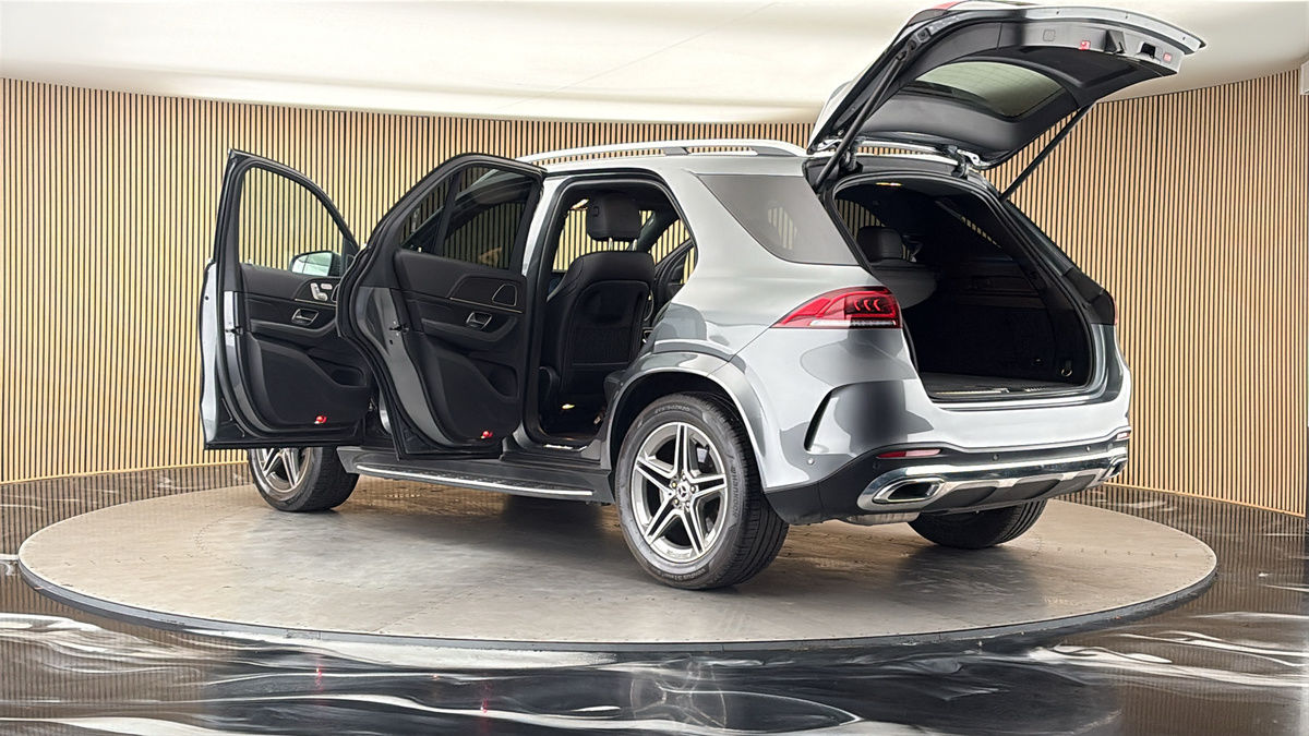 More views of Mercedes-Benz GLE