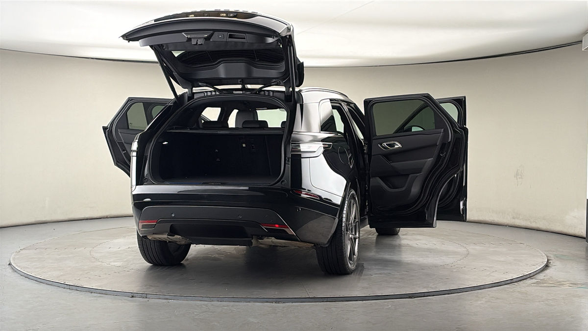 More views of Land Rover Range Rover Velar