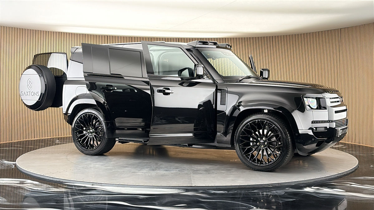 More views of Land Rover Defender 110