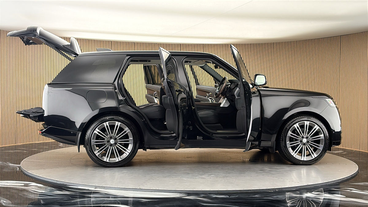 More views of Land Rover Range Rover