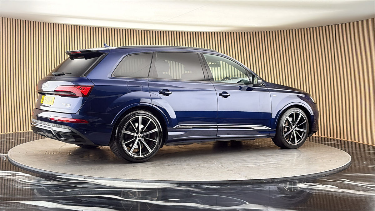 More views of Audi Q7