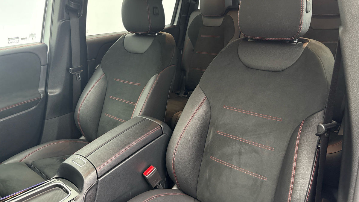 Mercedes-Benz GLB Image 7