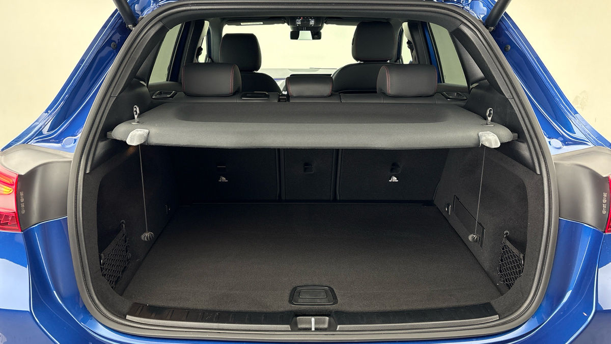 Mercedes-Benz GLA Image 11