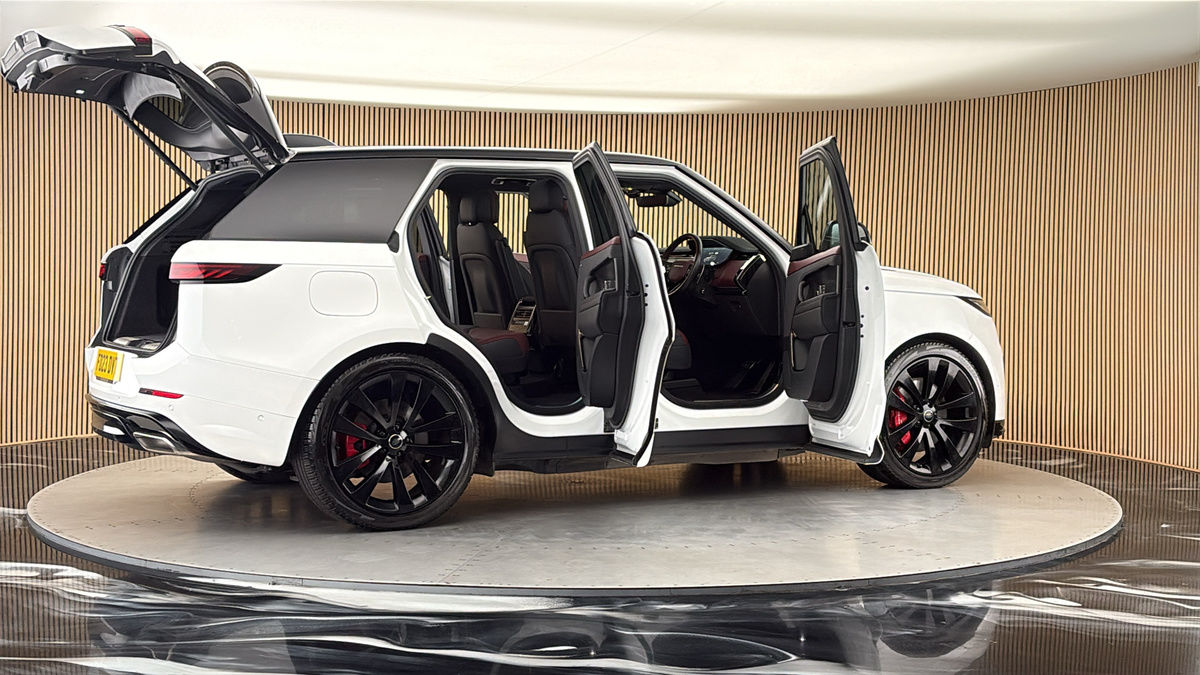 More views of Land Rover Range Rover Sport