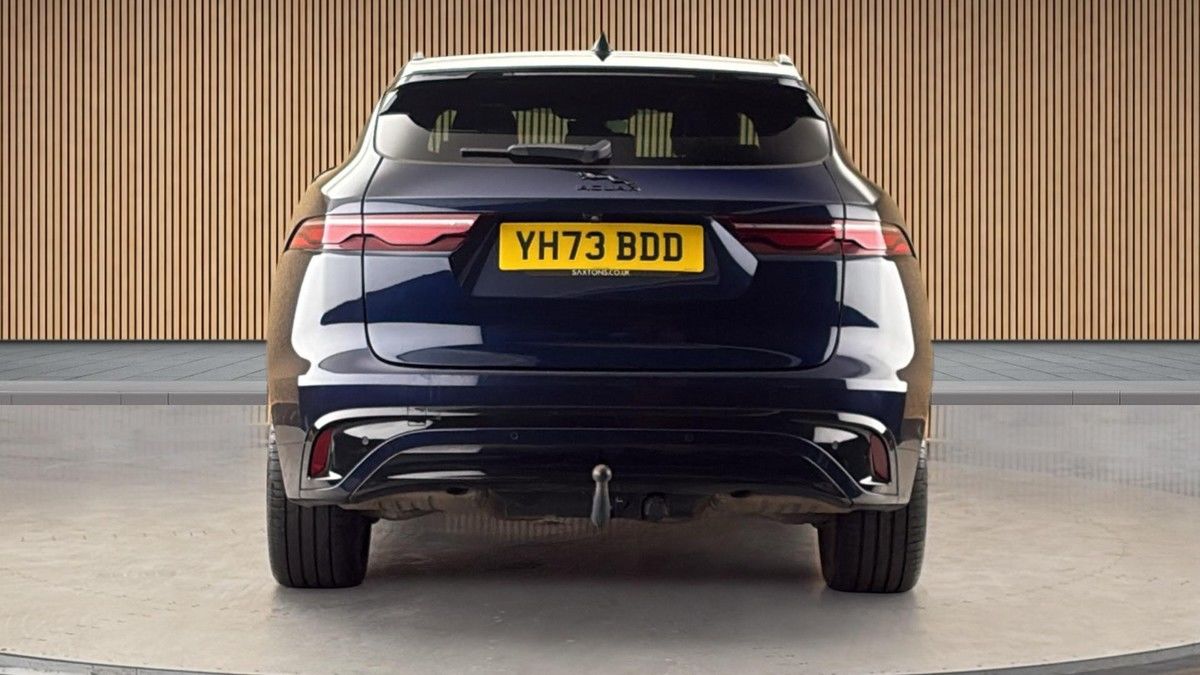 Jaguar F-PACE Image 4
